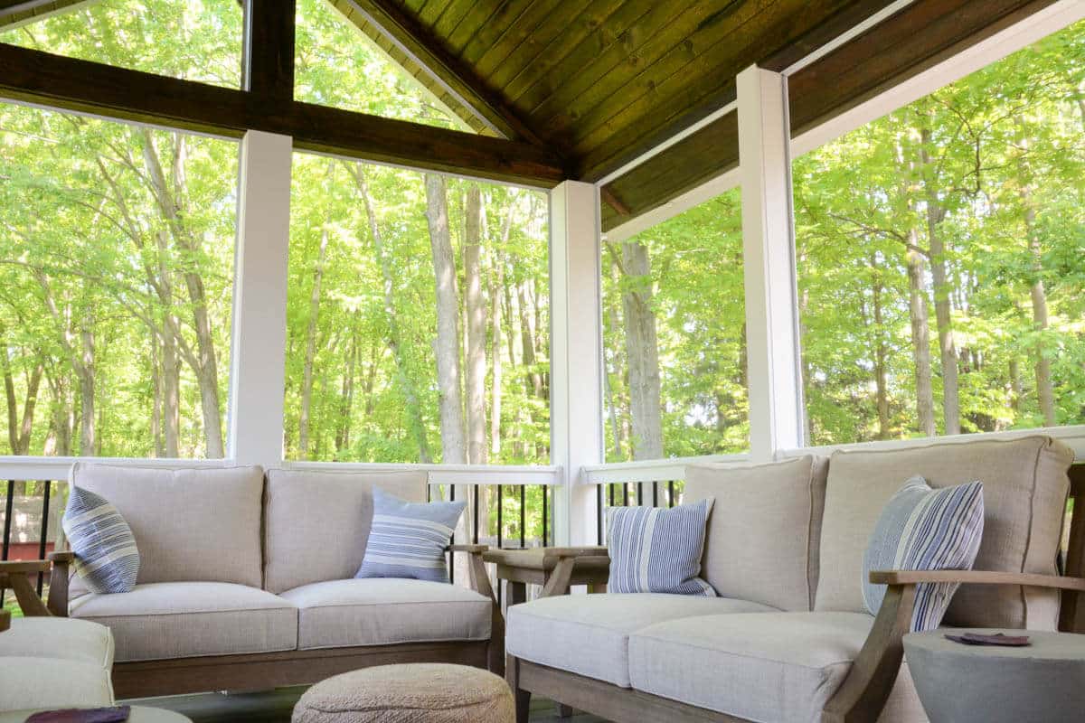 10 Screened-In Porch Decorating Ideas For Any Budget
